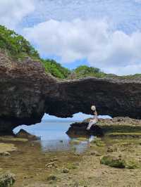 🐚干潮の岩場で“ジンベエザメ”探検。渡具知が魅せる自然のアート。