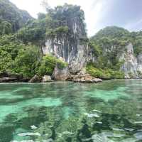 เกาะพีพี…สวรรค์กลางทะเลกระบี่ 🏝️