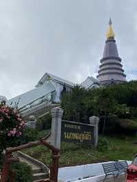 ⛰️ คู่เจดีย์งดงามบนยอดดอยอินทนนท์