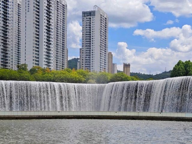 Kunming Waterfall Park: Where the City Meets the Cascade Kunming Waterfall Park: Where the City Meets the Cascade