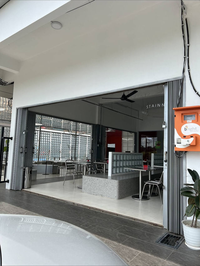 Stainn Cafe, Stylish Comfort with a Local Twist in Batam