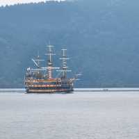 Hakone Lake Ashi: Peace Tori & Insta-Worthy Views 🚢✨