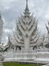 รีวิว วัดร่องขุ่น เชียงราย ศิลปะขาวบริสุทธิ์ที่งาม