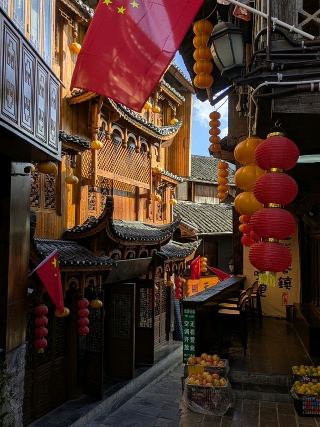 Furong Ancient City: Neon Nights & Ancient Vibes Daytrip from Zhangjiajie