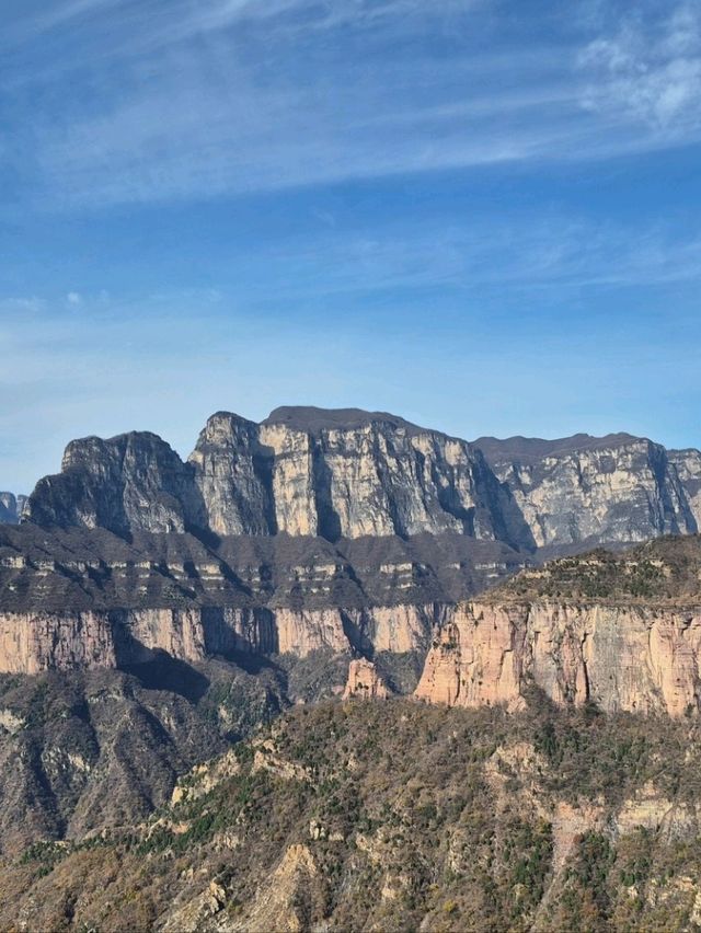 เดินริมผาที่อุทยาน Tianjieshan — สวย อลังการ เดินริมผาที่อุทยาน Tianjieshan — สวย อลังการ