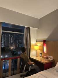 Staycation Nyaman dengan Fasilitas Lengkap di Pusat Kota Med