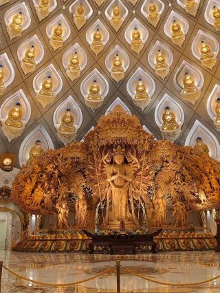 Thousand wishes meeting thousand hand guanyin