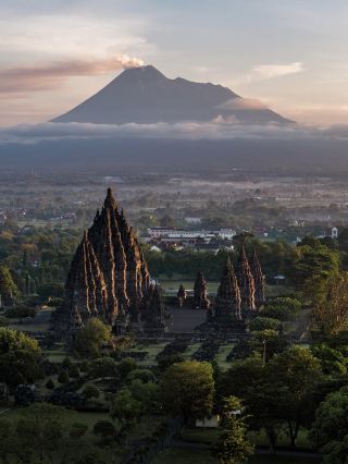 Indonesia | 4th time in Indo, snapped these 4 volcanoes 🌋 