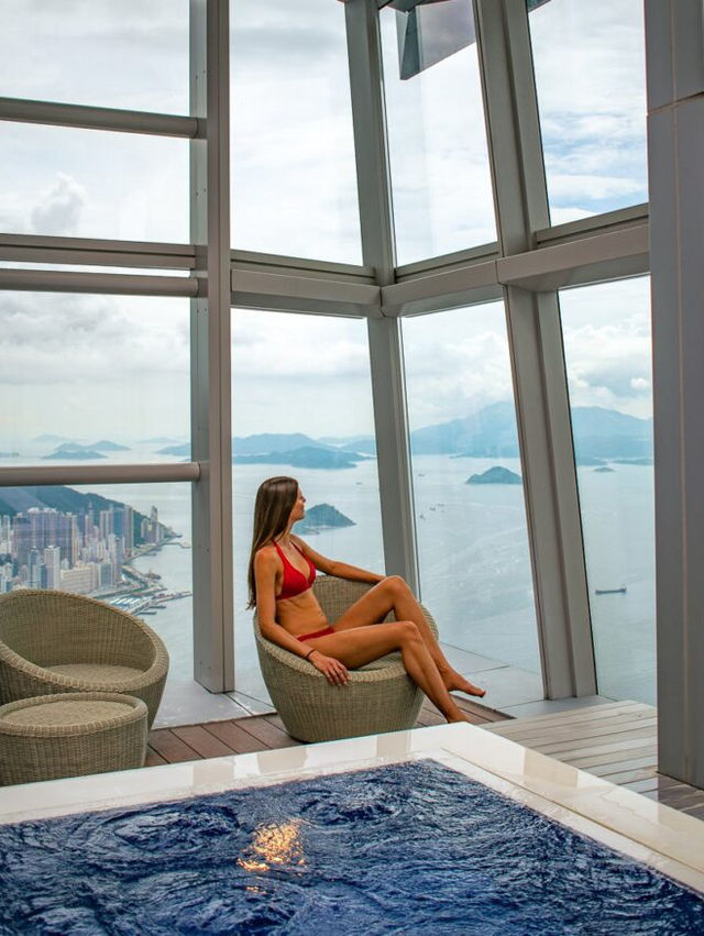 The best hotel view in Hong Kong 🇭🇰 