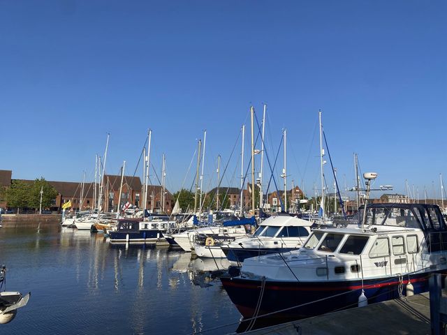 Serenity at Hull Waterside & Marina 🌅⛵️