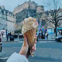 Enchanting Edinburgh: Castles, Closes, and Culture