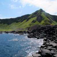 <巨人的戰鬥之路 - 巨人堤道 (Giant's Causeway)>
