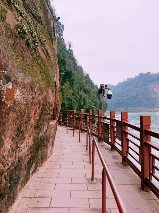 A Day of History and Wonders: Shuju Ancient Town & Leshan Giant Buddha