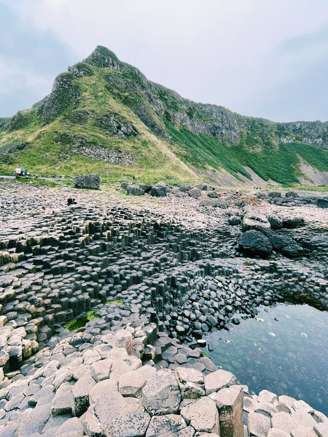 Exploring the Giant’s Causeway: Ireland’s Natural Wonder 🌊⛰️