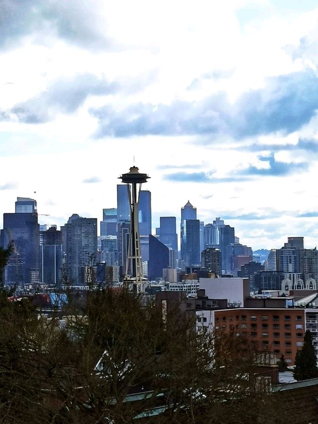 Seattle city stroll: views, food, and waterfront breeze
