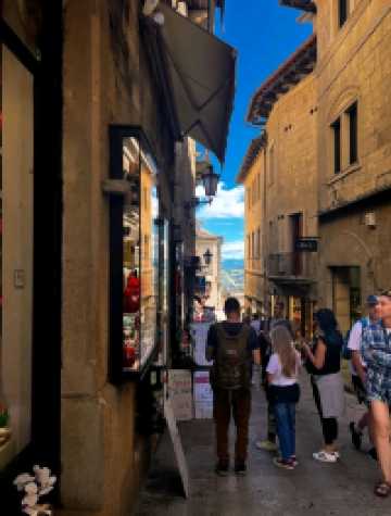 Discover San Marino: Tiny Country, Big Adventures! 🏰