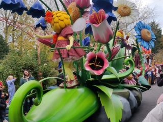 🎡 Plopsaland De Panne: A Whirlwind of Thrills, Giggles, and Goose Encounters