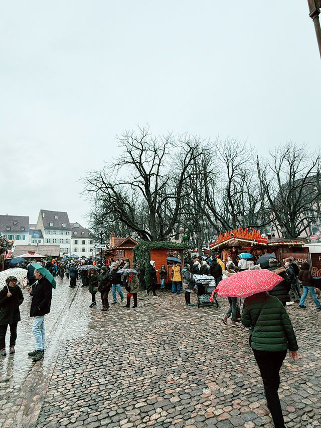 A Magical Night at Weihnachtsmarkt Münsterplatz, Basel 🇨🇭 A Magical Night at Weihnachtsmarkt Münsterplatz, Basel 🇨🇭