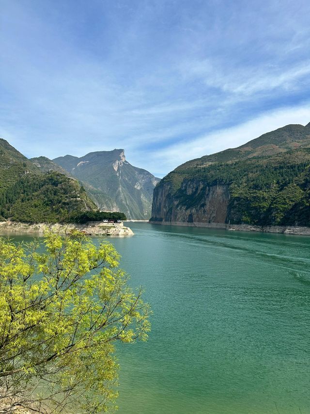 輕舟已過萬重山