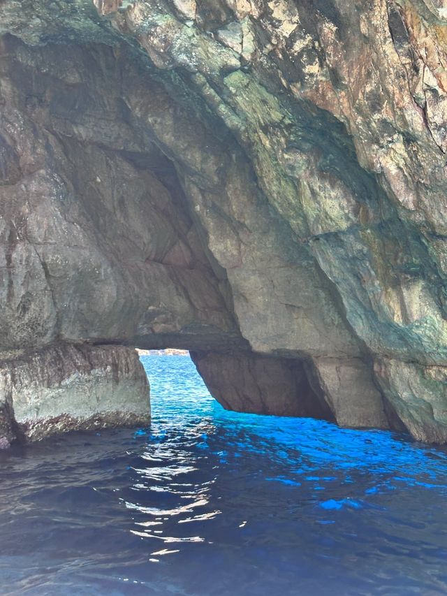 馬耳他藍洞，海底世界的神秘之門