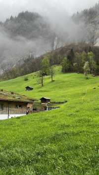 瑞士因特拉肯附近小鎮～劳特布伦嫩