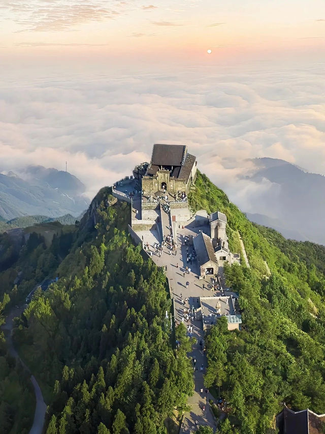 🏔️ Exploring the Five Great Mountains of China 🏔️ 