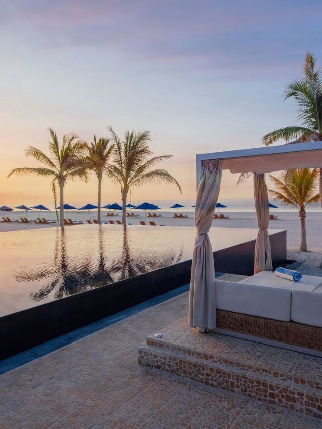 🌴✨ Salalah Sojourn: Luxe Oasis at Anantara! 🏖️🌟
