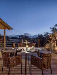 🌟🛏️ Unwind in Kenya's JW Marriott Masai Mara! 🦁🌄