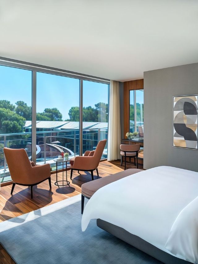 🌟🏨 Luxe Lodgings: Rixos Sungate & The Land of Legends 🌴