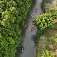🌊 **Kayaking Adventure at Dianshan Lake** 🌊