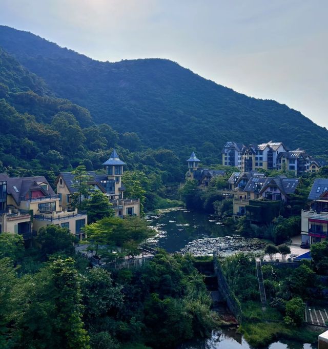 深圳東部華僑城，將童話世界映射於現實。