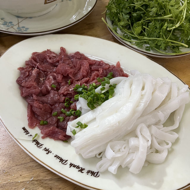 베트남 나트랑 뜨끈한 뚝배기 쌀국수 맛집 포한푹 pho hanh phuc🍜