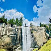 Yosemite National Park Natural scenarios With  fantastic Beauty of place 