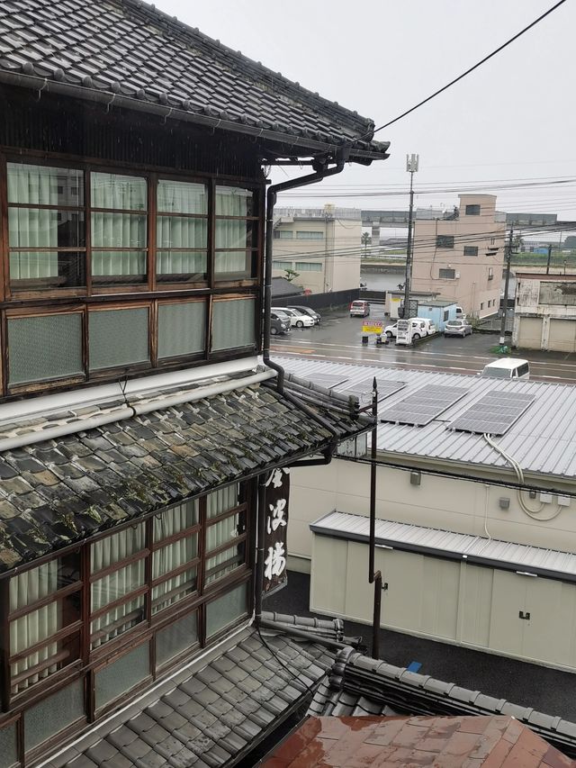 日奈久溫泉·金波樓：百年傳承，海畔秘境。