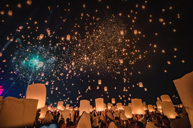 2024清邁天燈節萬人放飛星空盛宴難忘。