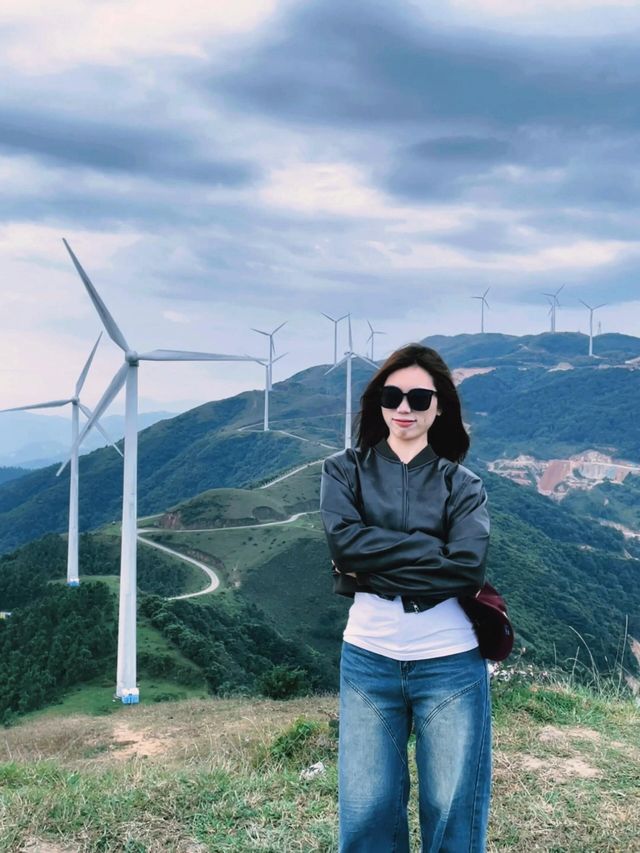 羅定風車山上。