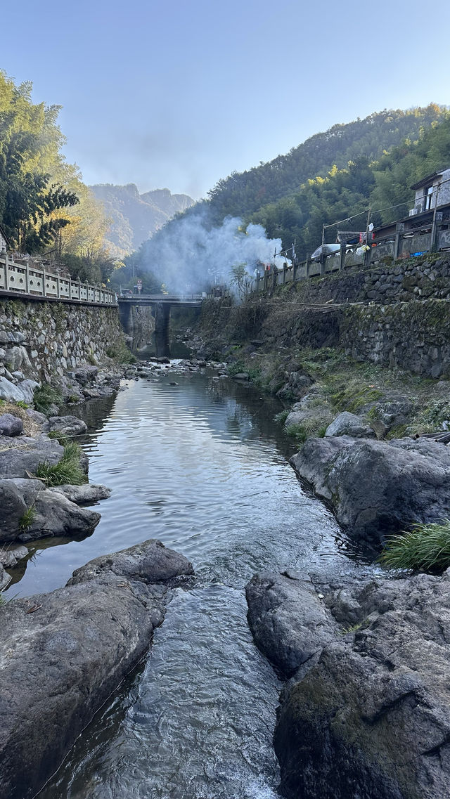 棲霞坑村