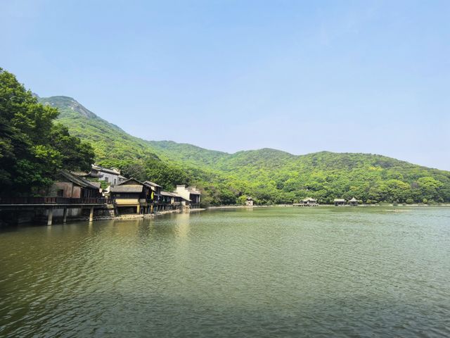 桃花影落，碧海潮生