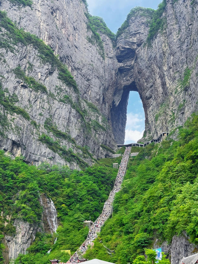 【天門山懶人包｜雲端漫步玻璃棧道尖叫體驗