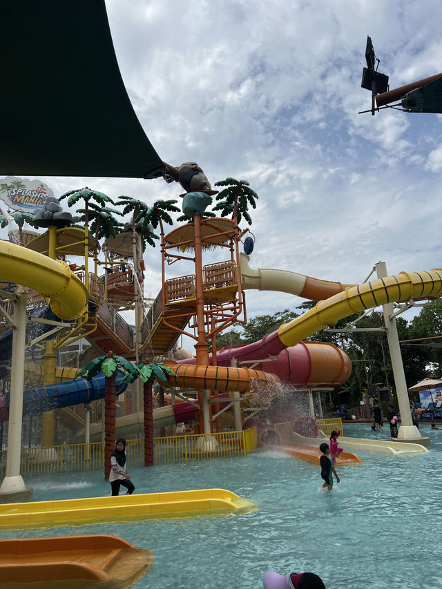 🌊吉隆坡Splash Mania水上樂園｜假期玩水就該這樣瘋！🌞