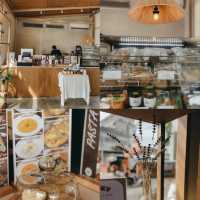 【🌿曼谷Ratchada隱世湖畔Cafe！坐池塘邊放空半日超治癒～】