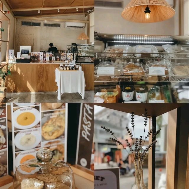 【🌿曼谷Ratchada隱世湖畔Cafe！坐池塘邊放空半日超治癒～】