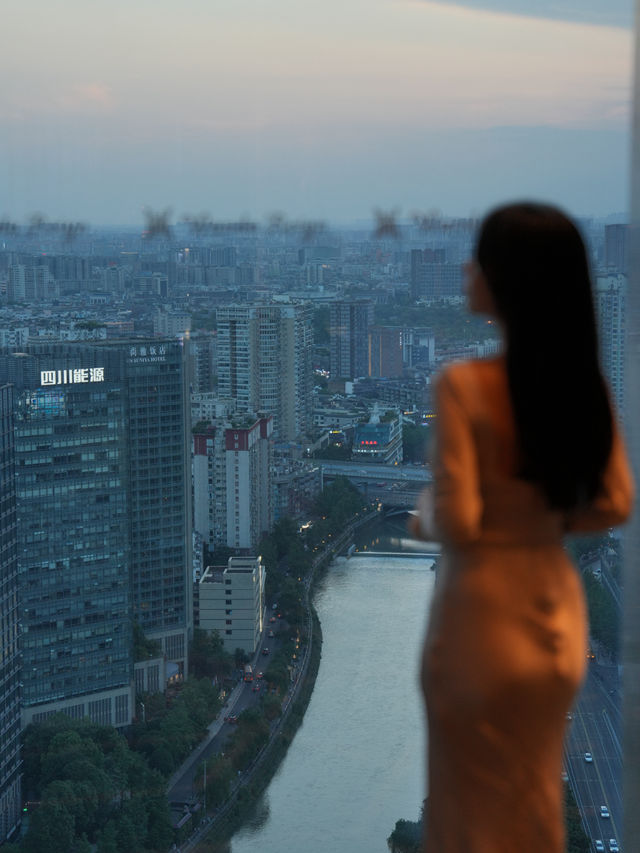 入住成都雲端，展開絕美奢華之旅