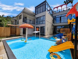 Summer is here, quickly bring your family to Yingde for a summer getaway!