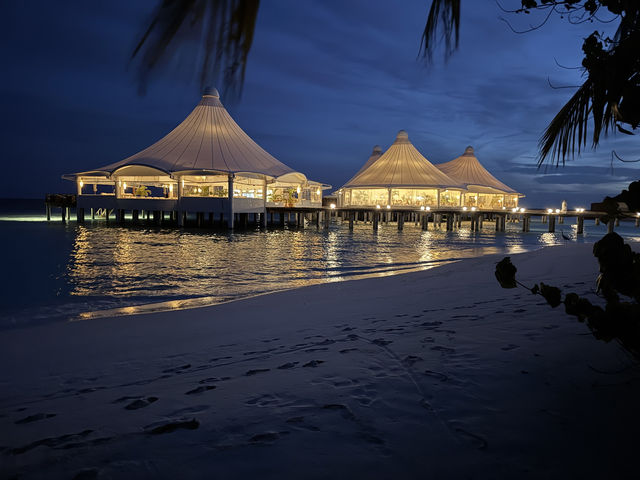 A Perfectly Relaxing Safari Island Getaway