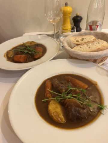 Must-Stay at Hotel des Artes Montmartre!