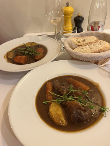 Must-Stay at Hotel des Artes Montmartre! Must-Stay at Hotel des Artes Montmartre!