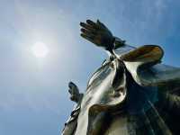 中國第一高佛！208米金光巨佛太震撼了