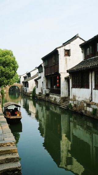 Suzhou: A perfect encounter between everyday life and the poetic charm of Jiangnan.