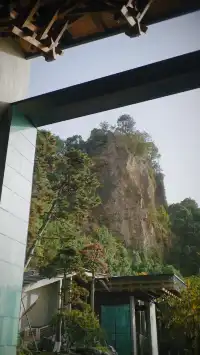 用雨過天青雲破處來描摹的宋之色